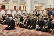 
حضور مخبر و وحیدی در نماز جماعت حرم شاهچراغ(ع)
