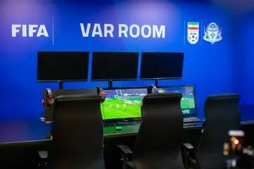 جزئیات مکالمه داوران VAR با داور دیدار ذوب‌آهن - پرسپولیس لو رفت 