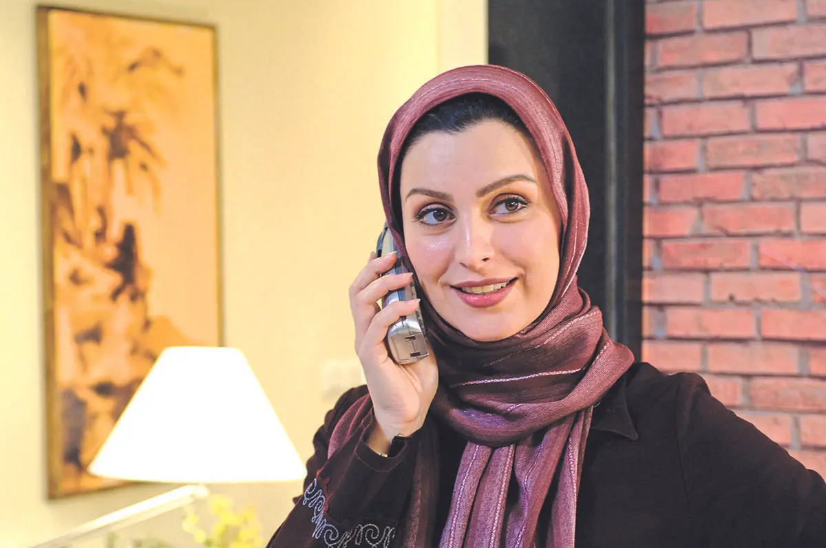 وقتی خانم بازیگر با ماشینش سِت می کند/عکس