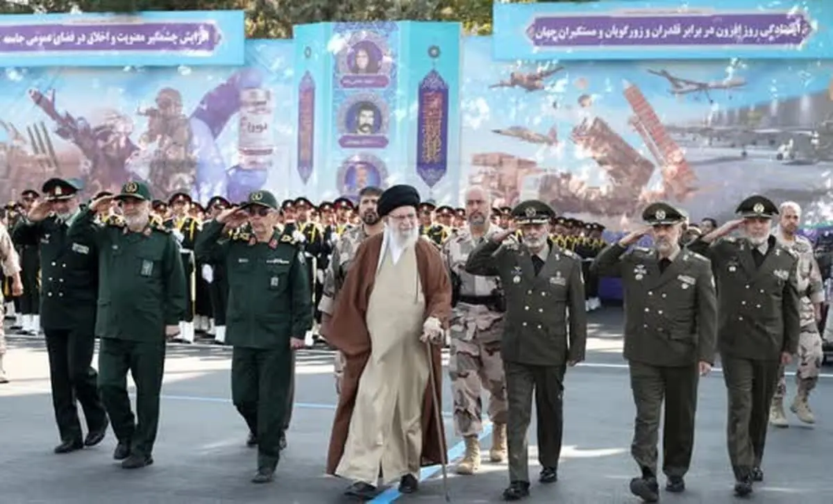 تمجید فرمانده کل قوا از پیشرفت‌های نظامی ایران