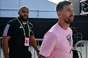 واکنش سریع بادیگارد مسی هنگام ورود یک جیمی‌جامپ!