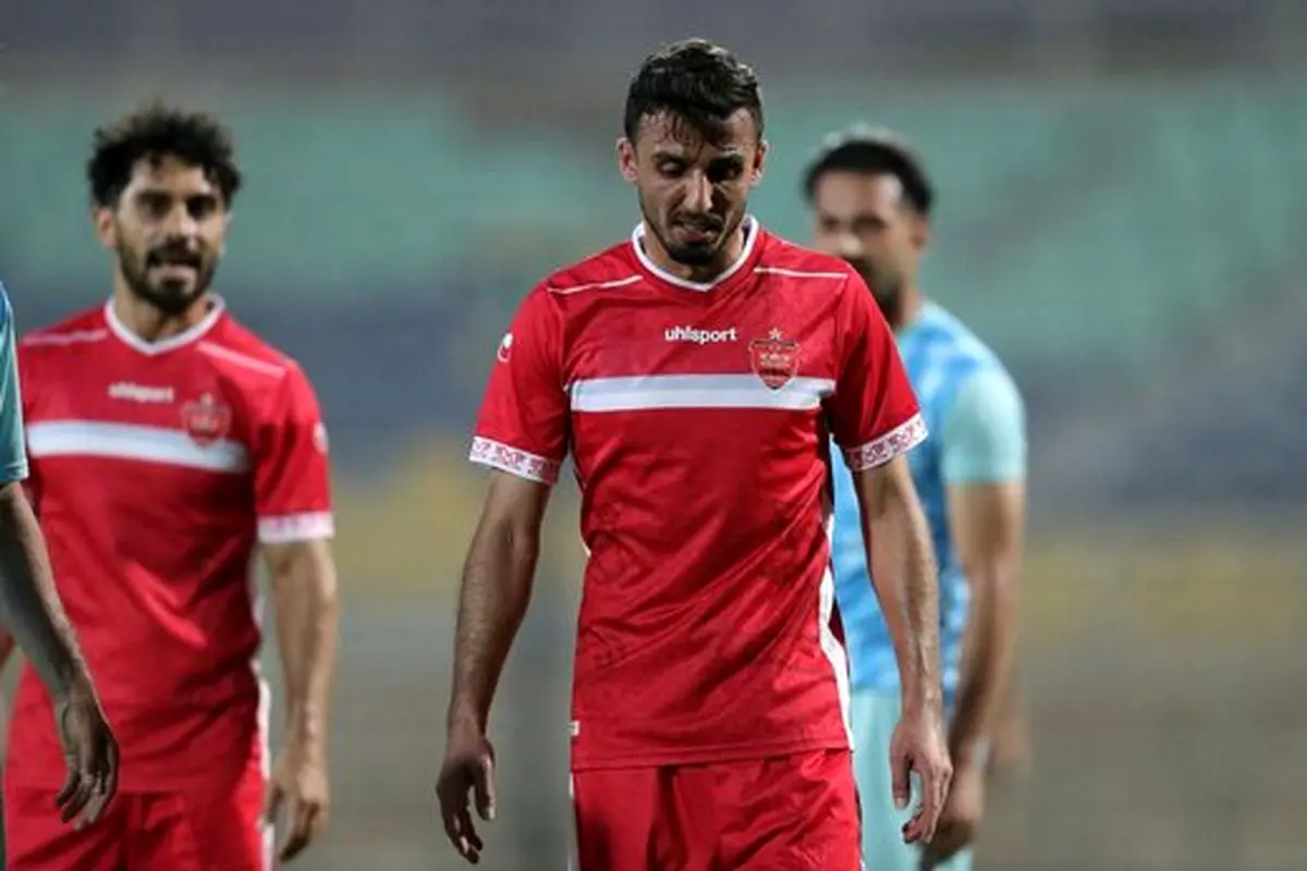 بوسه عاشقانه بمب پرسپولیس به دماغ بیرانوند+عکس