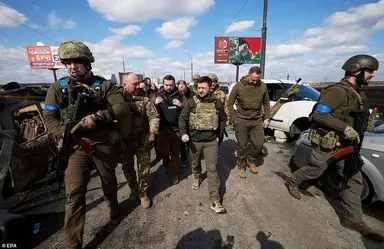 زلنسکی در خیابان‌های بوچا 