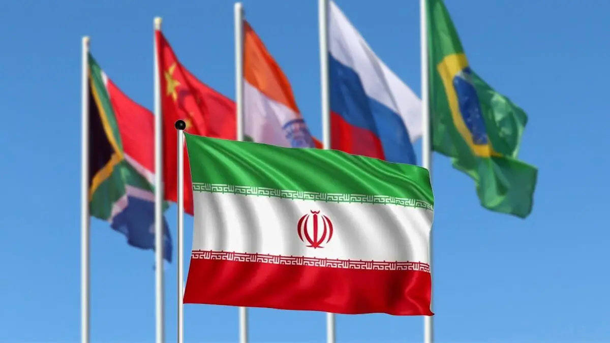 کشورهای عضو بلوک ضد آمریکا ایران را غربگرا می‌دانند/ ایران باید به پیمان های بریکس و شانگهای توجه ویژه کند