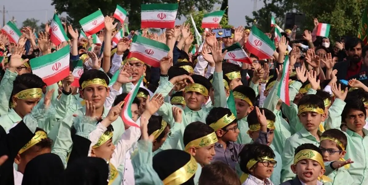یک عکس از بزن و بکوب در جشن‌ دیروز آزادی!