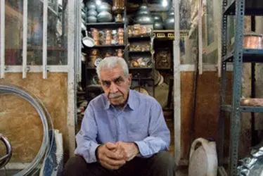 شاغلان بالای ۸۰ سال عاشق حرفه و کار خود هستند!