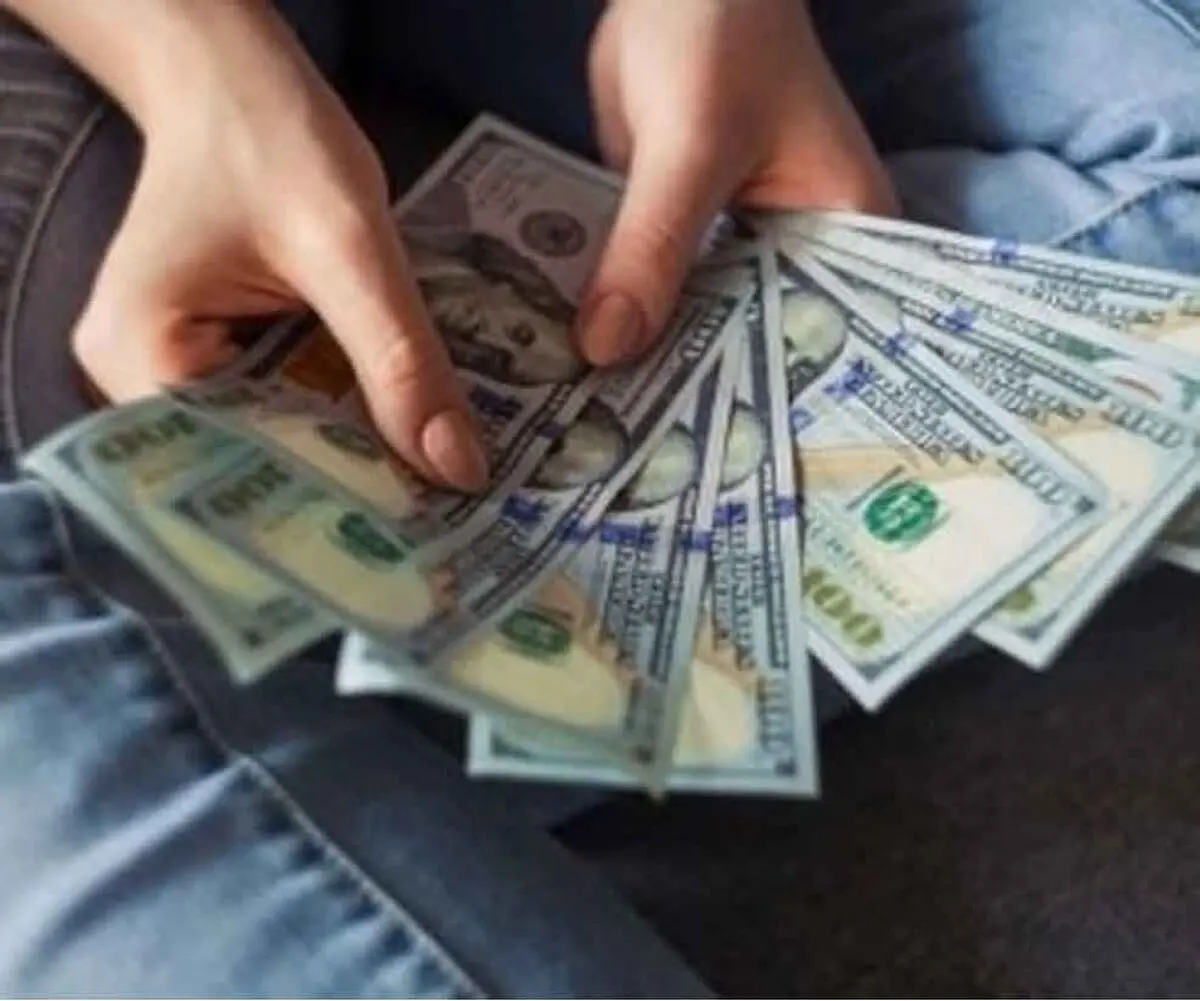 کسانی که با قانون جذب پولدار شدند
