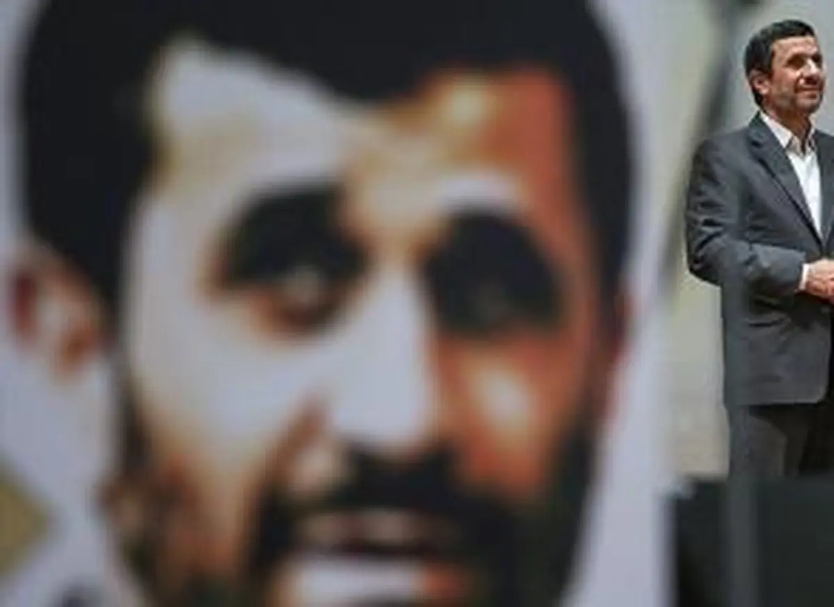 سخنان عجیب احمدی نژاد در مشهد!/آقای احمدی نژاد باید اجازه می‌دادیم دشمن تا همدان و سنندج بیاید؟!
