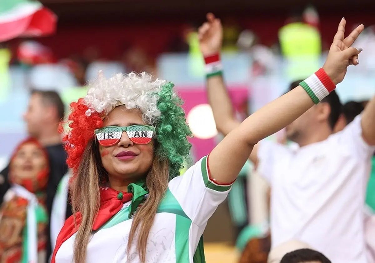 لیدری هوادار زن تیم ملی ایران در خیابان های قطر در جام جهانی+فیلم