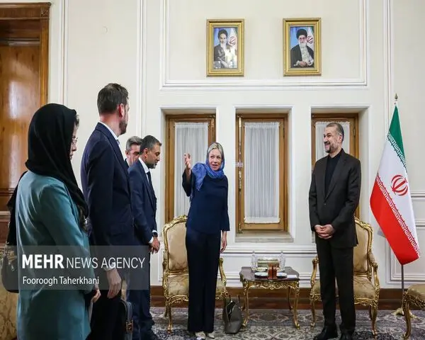 وضعیت حجاب نماینده سازمان ملل در دیدار با وزیر خارجه ایران