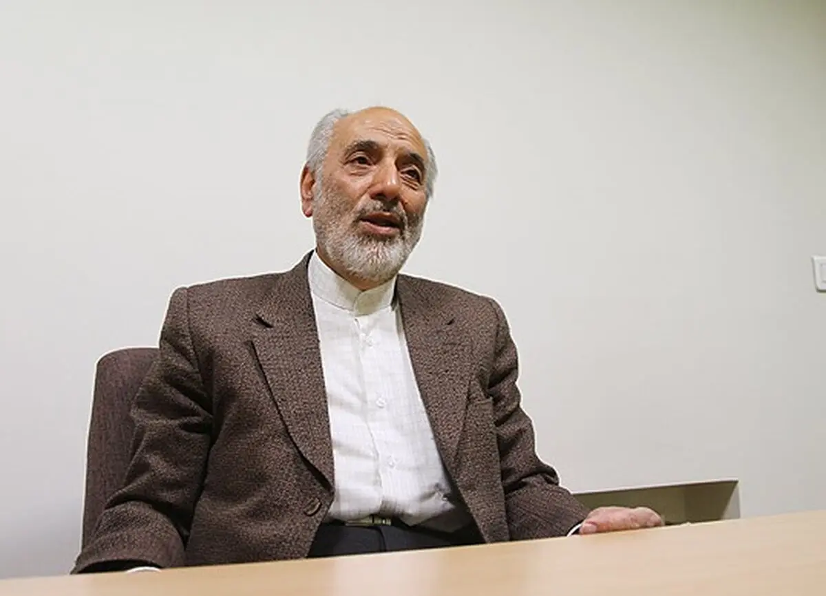 دولت باید ناظر اقتصاد باشد نه تاجر/ بخشنامه واردات کالای لوکس ضد اقتصاد مقاومتی است