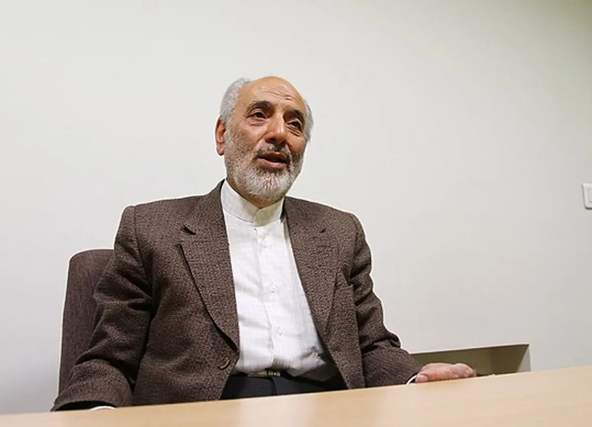 دولت باید ناظر اقتصاد باشد نه تاجر/ بخشنامه واردات کالای لوکس ضد اقتصاد مقاومتی است