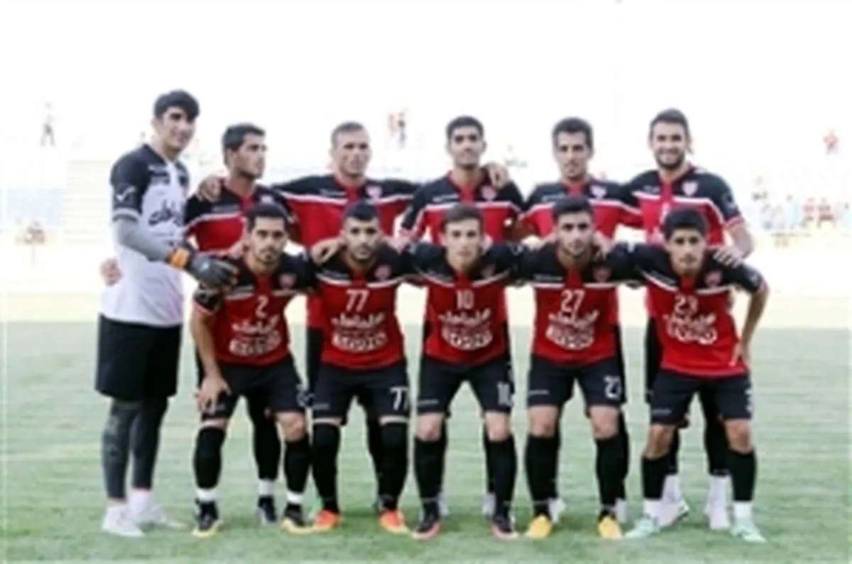 داوران بازی پرسپولیس و فولاد پشت درماندند