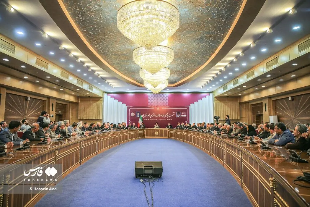 نشست رئیس جمهور با جمعی از اصناف و بازاریان/گزراش تصویری