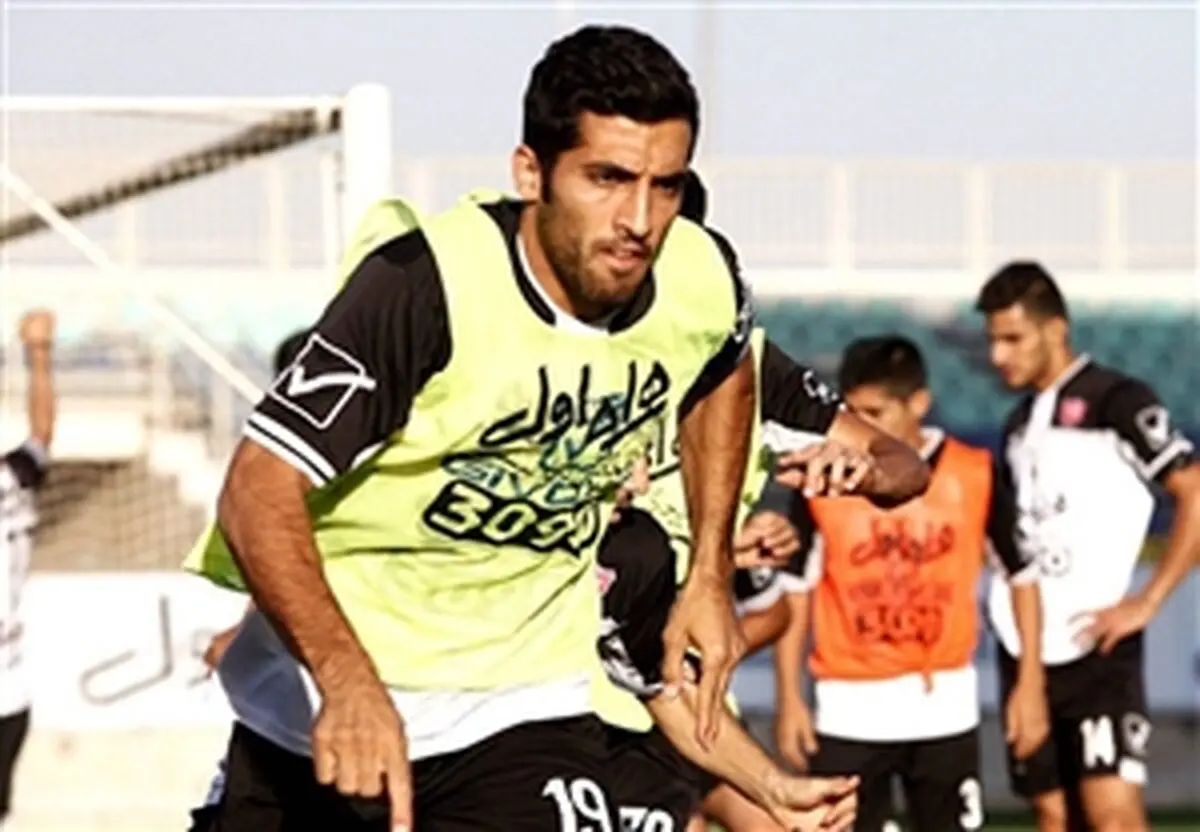 ستاره لیگ برتر: به راحتی از پرسپولیس جدا نمی‌شوم