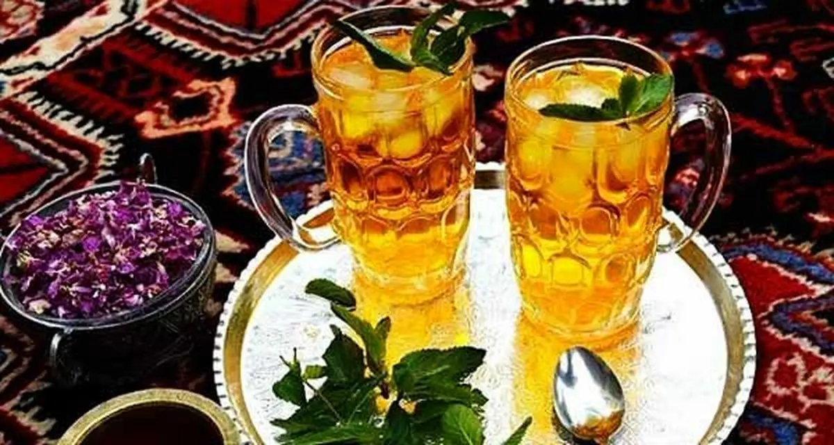 بی اشتهایی کودکانتان را با ترکیب عسل و گلاب درمان کنید