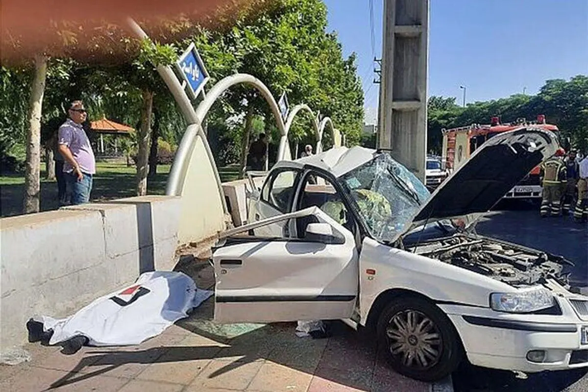 تصادف مرگبار سمند با تیربرق در بزرگراه آزادگان