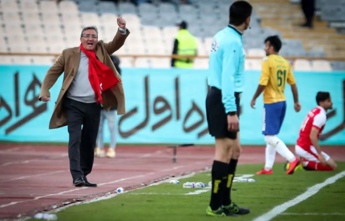 ادای احترام بازیکنان تراکتور به کاپیتان فقید پرسپولیس