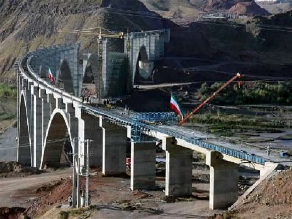 راه آهن رشت اگر تا سال ۹۷ به بهره برداری برسد خیلی هنر کرده اند!