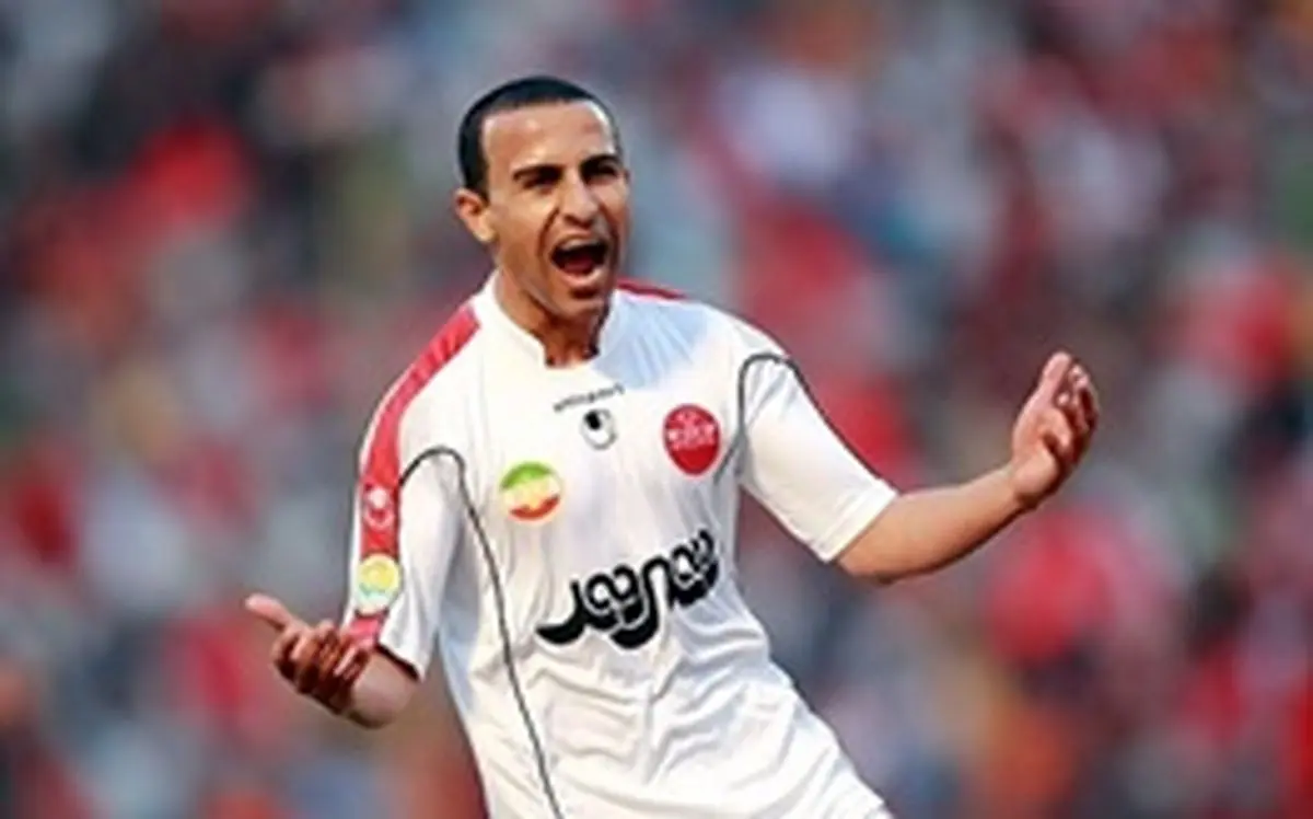 یک پرسپولیسی روی نیمکت آبیها