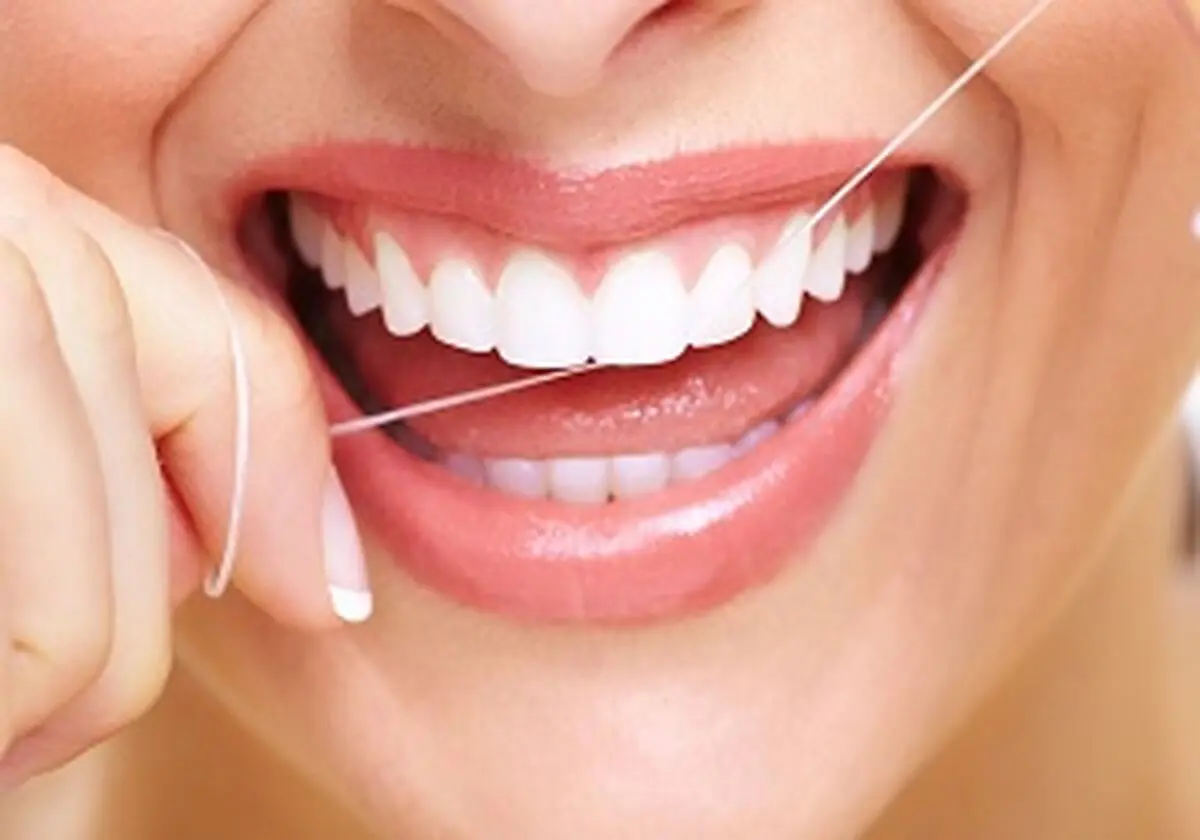 فواید باور نکردنی نخ دندان برای دهان و دندان