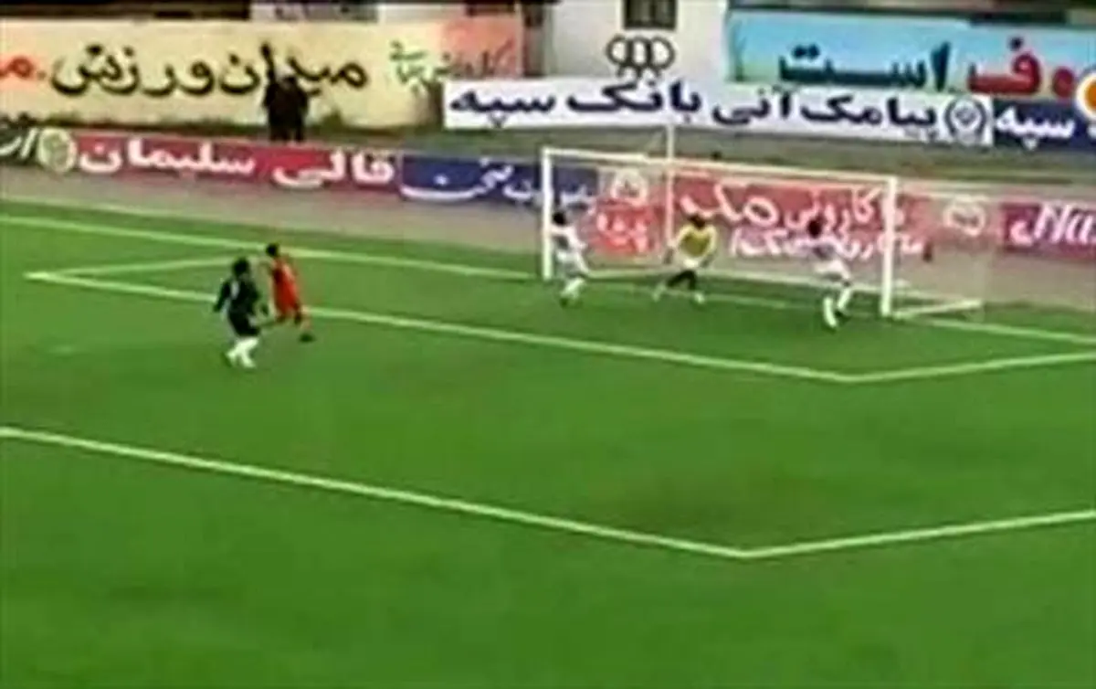 من قلیان نمی کشم دوستان می کشند