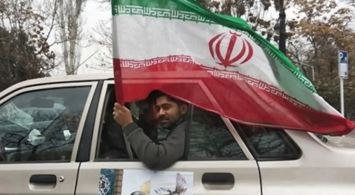 راهپیمایی تماشایی 22 بهمن در کرانه خلیج‌فارس +فیلم