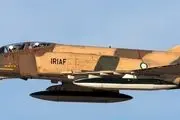 آسمان ایران زیر بال‌های جنگنده بمب‌افکن اِف ۴ + عکس