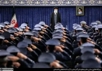 دیدار جمعی از فرماندهان نیروی هوایی و پدافند هوایی ارتش با رهبر انقلاب/گزارش تصویری