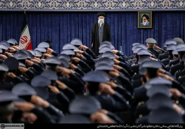 دیدار جمعی از فرماندهان نیروی هوایی و پدافند هوایی ارتش با رهبر انقلاب/گزارش تصویری