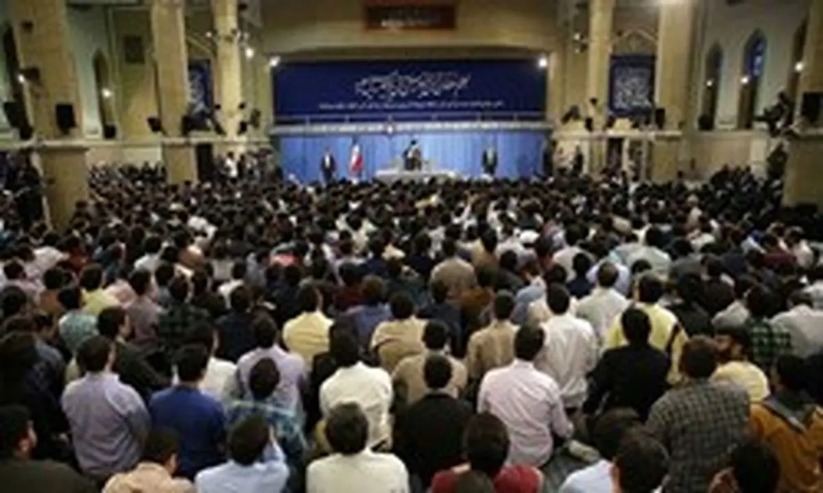 حاشیه های دیدار صمیمی رهبر معظم انقلاب با دانشجویان
