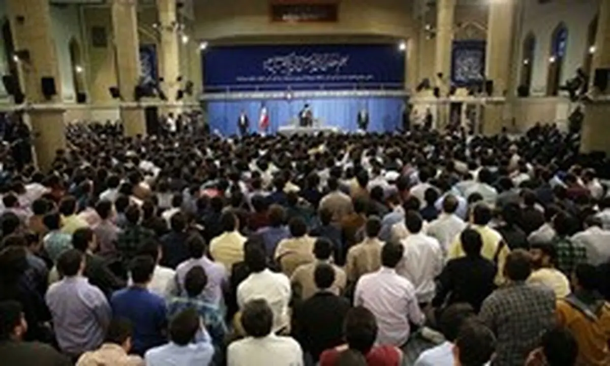 حاشیه های دیدار صمیمی رهبر معظم انقلاب با دانشجویان