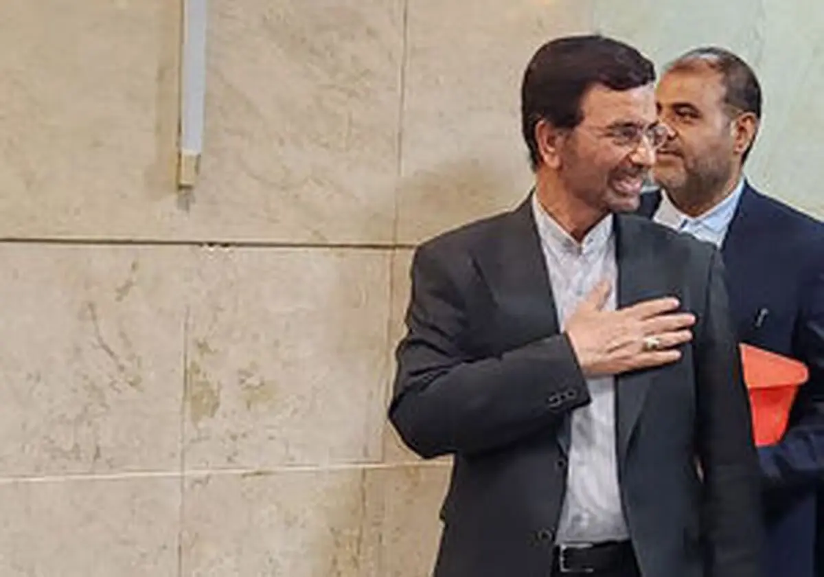 فداحسین مالکی در انتخابات ثبت نام کرد
