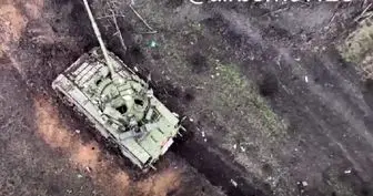 لحظه انفجار تانک دو میلیون دلاری روسیه با یک نارنجک + فیلم