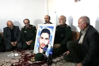 اعتراض پدر شهید عجمیان با ترک برنامه زنده+ فیلم