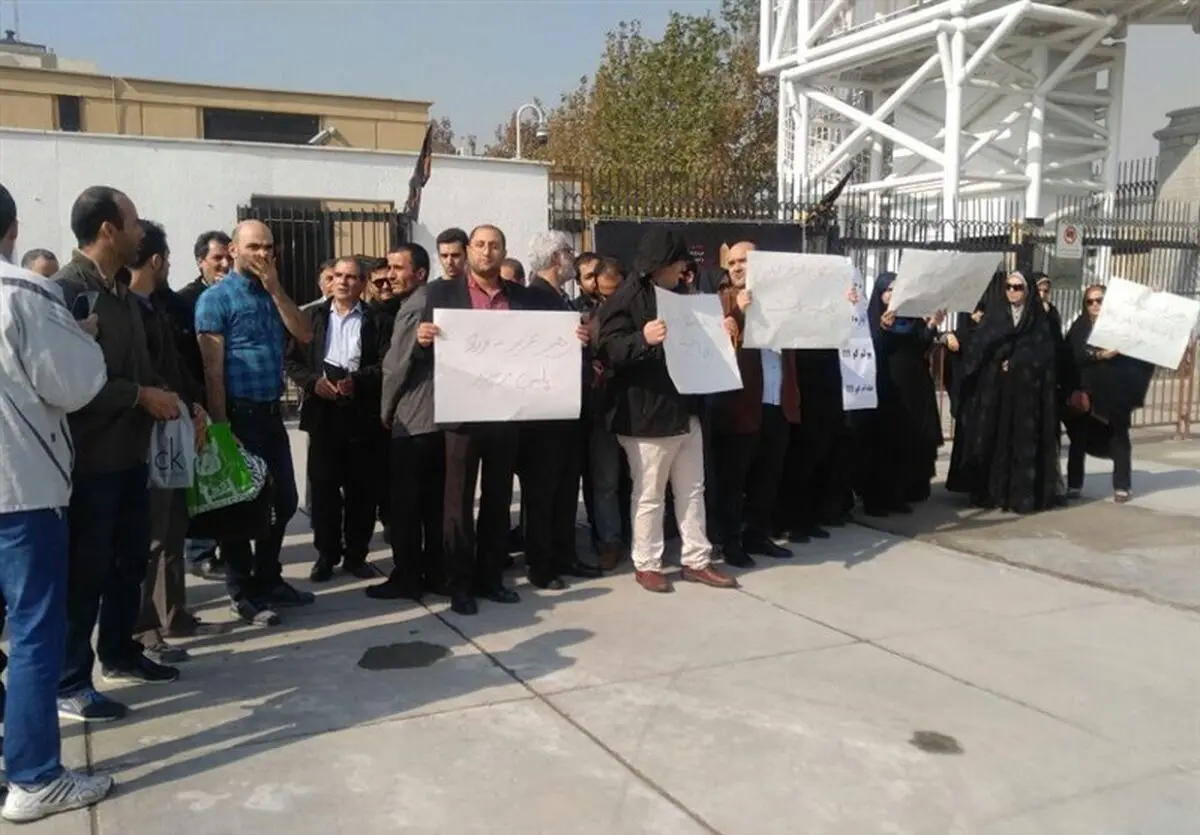تجمع دوباره مسکن‌مهری‌ها مقابل مجلس