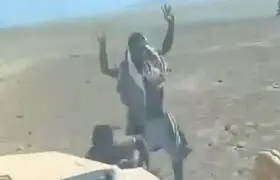 فیلم  لحظات قتل وحشیانه اسیران انصارالله یمن +18 