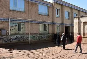 تغییر نکردن ساعت آغاز به کار مدارس در مناطق سیل‌زده