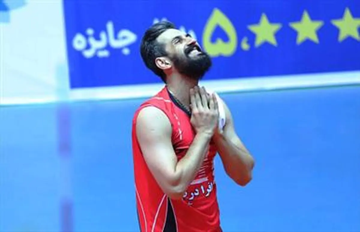 سلفی سعید معروف در کابین خلبانی