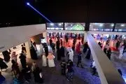 بوسیدن زنان توسط مقام سعودی در جشنواره فیلم جده!
