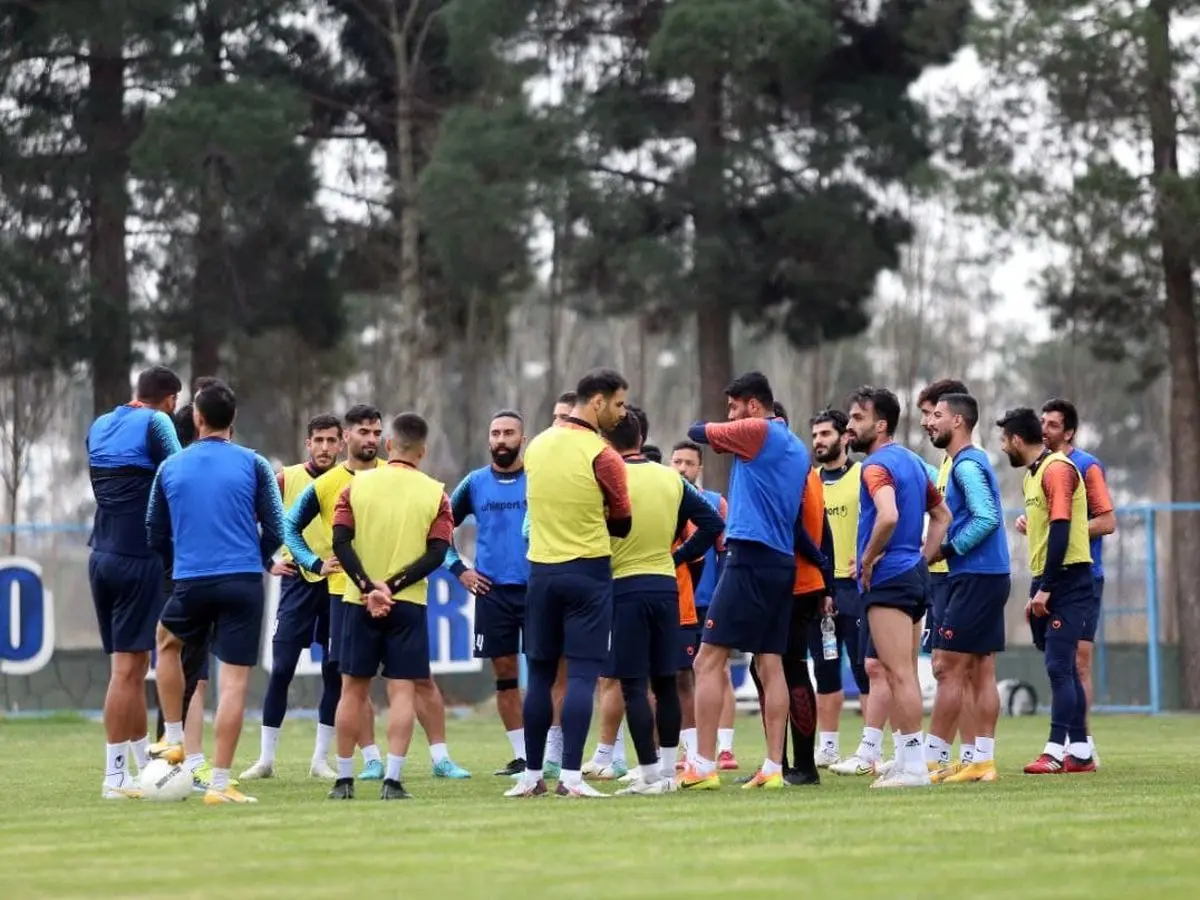 بازدید مدیرعامل گل‌گهر از تمرین شاگردان قلعه‌نویی+ عکس