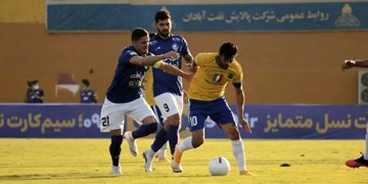 حرکت خنده دار ناظر بازی نفت آبادان و استقلال+ عکس