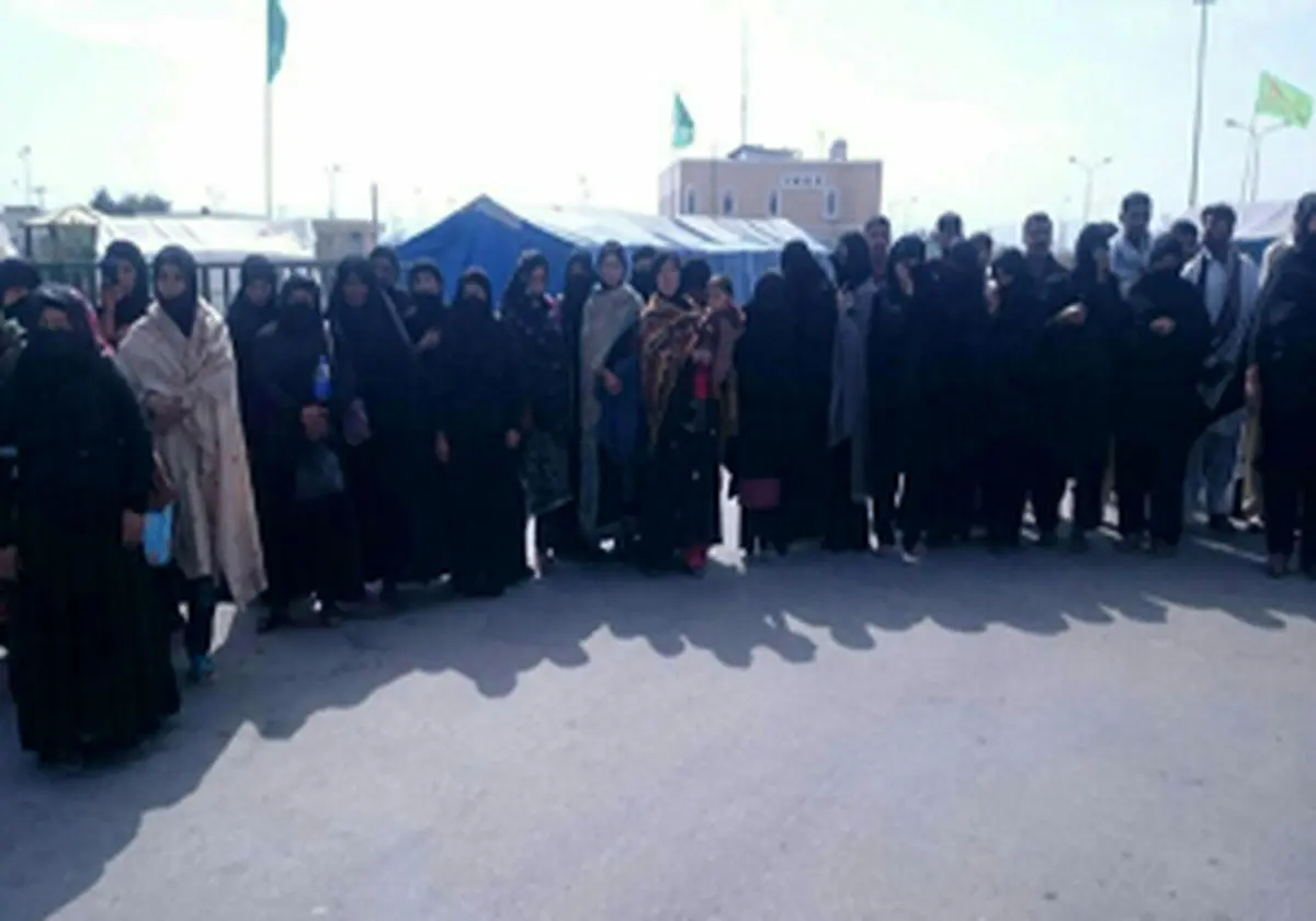 ورود اولین کاروان زائران اربعین پاکستانی به مرز میرجاوه