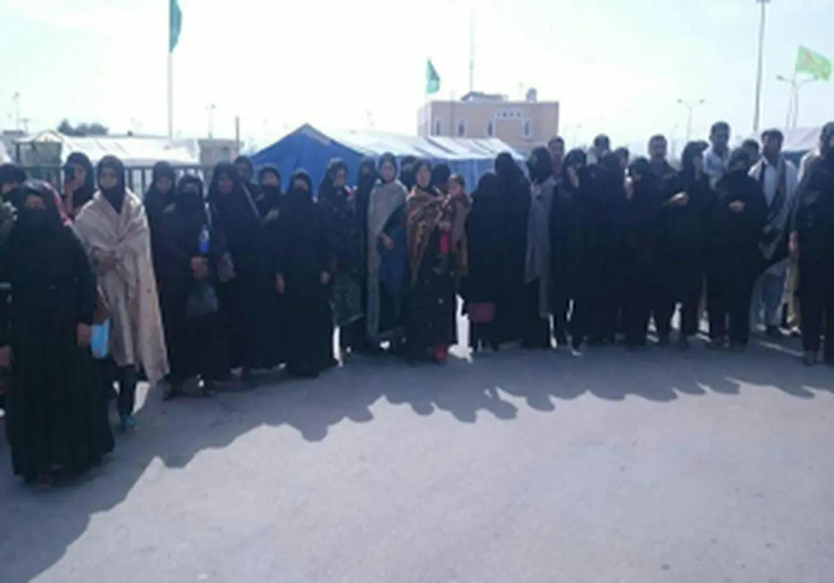 
ورود اولین کاروان زائران اربعین پاکستانی به مرز میرجاوه
