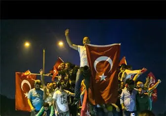 کودتای نظامی در ترکیه/ضرب و جرح کودتاچیان توسط نیروهای امنیتی ترکیه