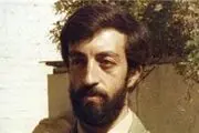 شهیدی که بر فراز سفارت طاغوت در لندن عکس امام(ره) را جایگزین شاه کرد