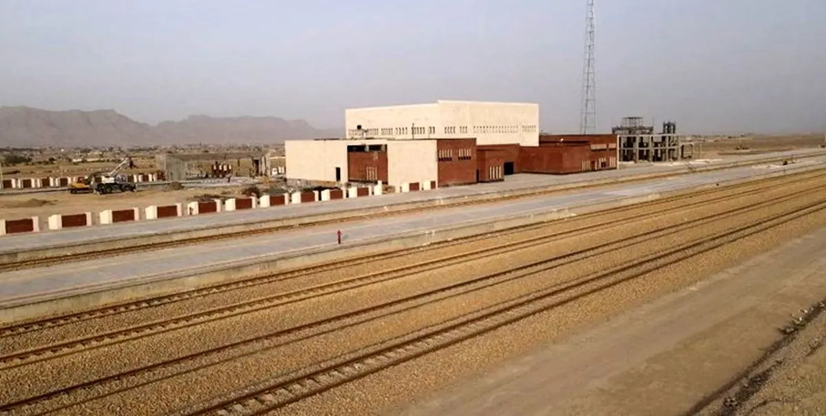 راهآهن به خاش رسید