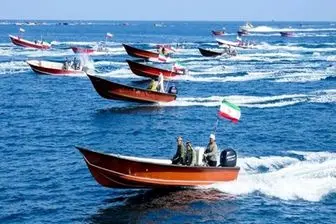 مانور قایق‌های تندروی بسیج در خلیج فارس