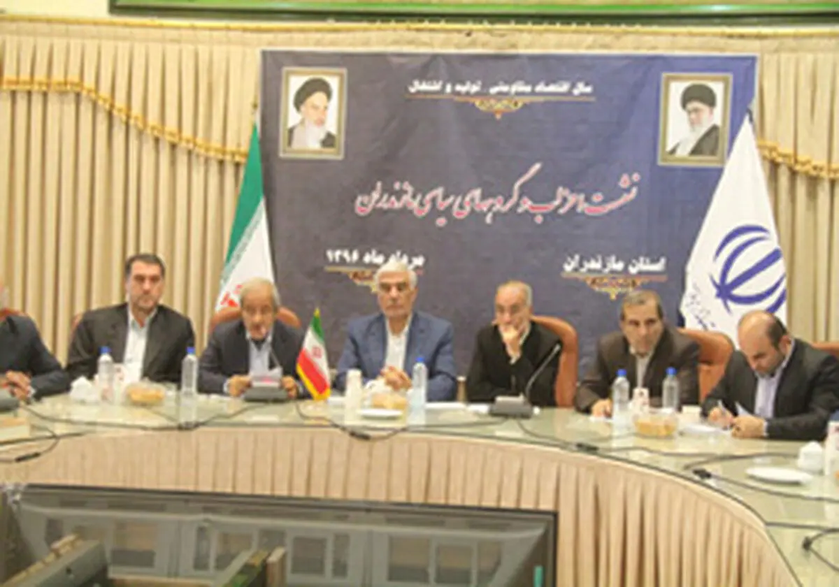 احزاب نباید به سمت افراط و تفریط بروند