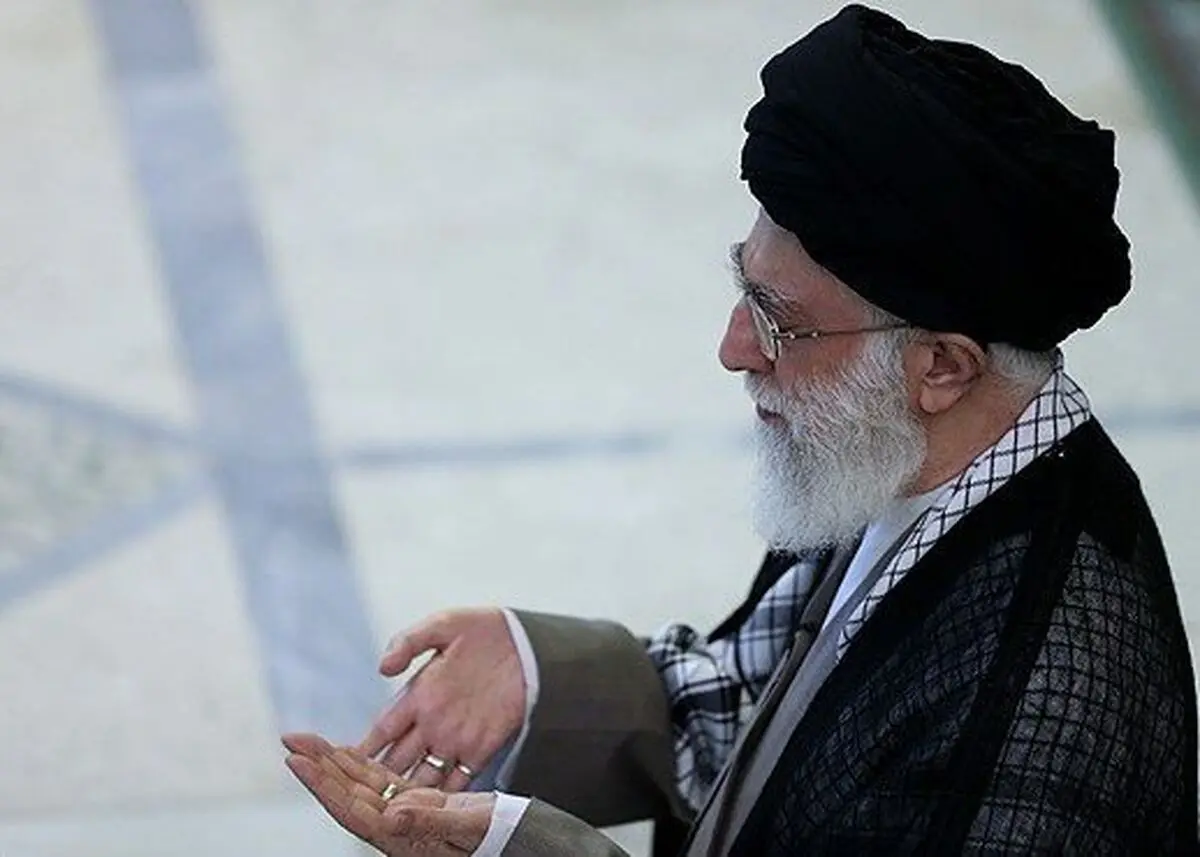 اقامه نماز عید فطر به امامت رهبر انقلاب 